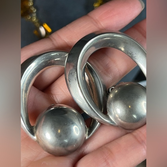 ellen designs Jewelry - Ellen designs chunky silver tone earrings